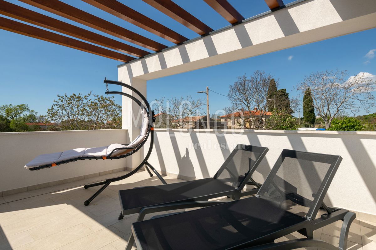 ISTRA – Moderna villa s bazenom i pogledom na more!