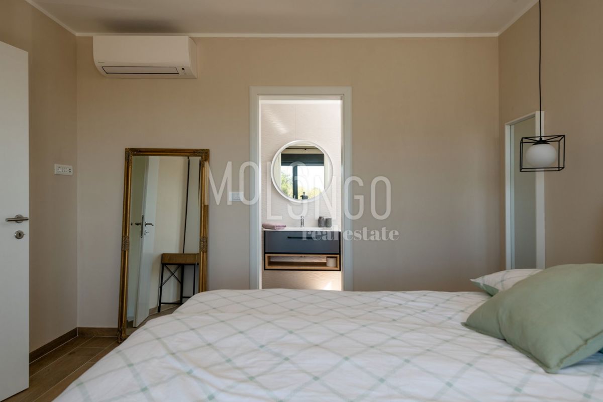 ISTRA – Moderna villa s bazenom i pogledom na more!