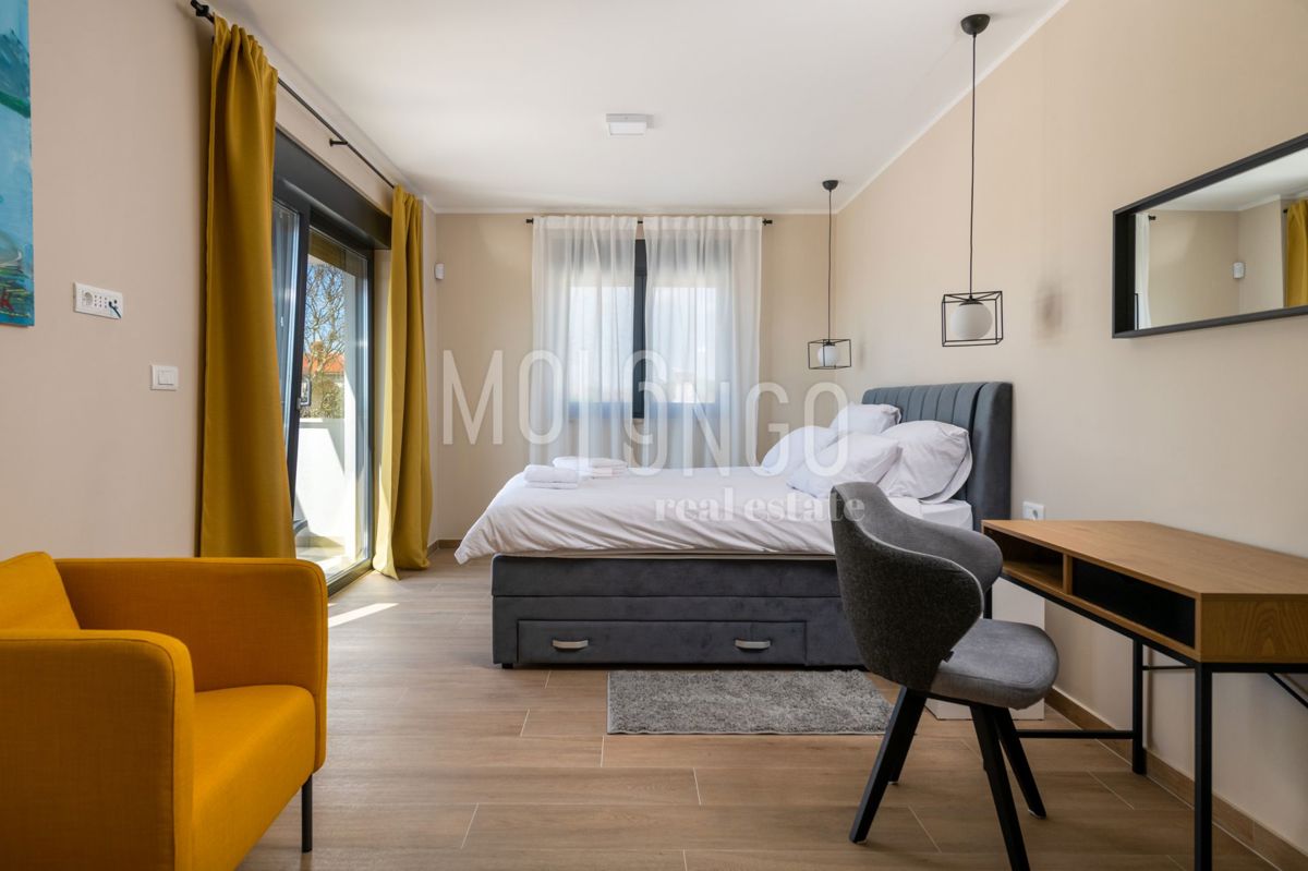 ISTRA – Moderna villa s bazenom i pogledom na more!