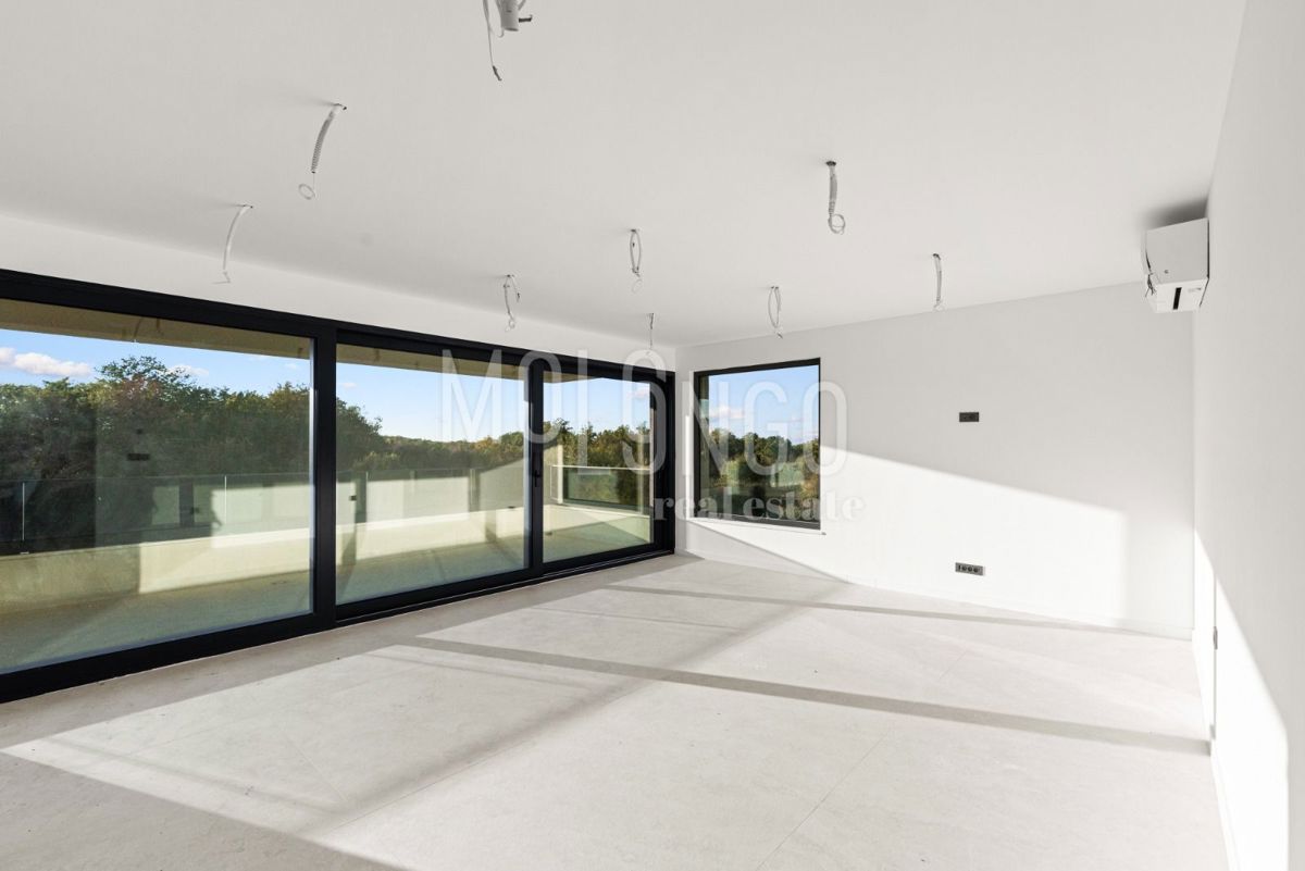 ISTRA, POREČ - Luksuzni penthouse u novoj zgradi s krovnom terasom.