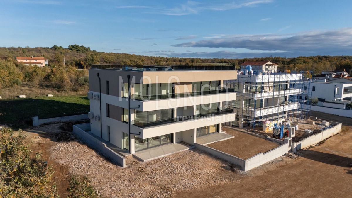 ISTRA, POREČ - Luksuzni penthouse u novoj zgradi s krovnom terasom.