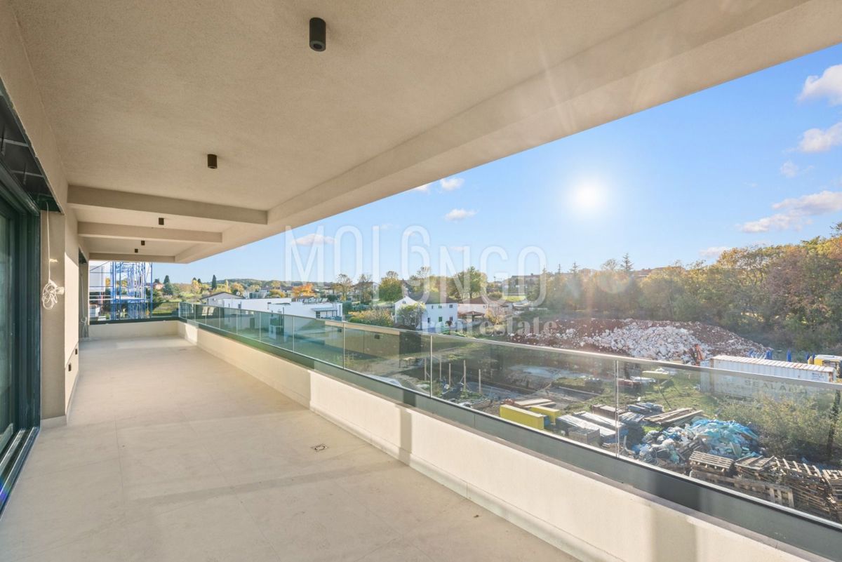 ISTRA, POREČ - Luksuzni penthouse u novoj zgradi s krovnom terasom.
