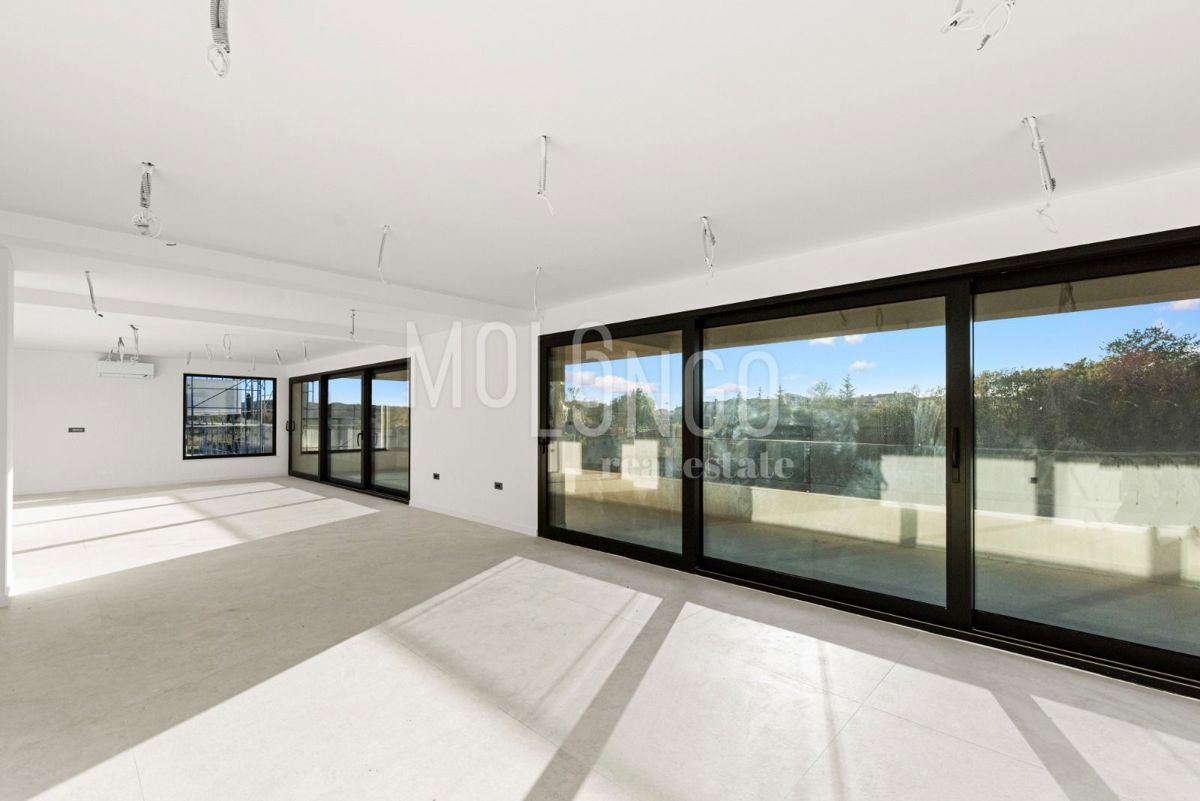 ISTRA, POREČ - Luksuzni penthouse u novoj zgradi s krovnom terasom.