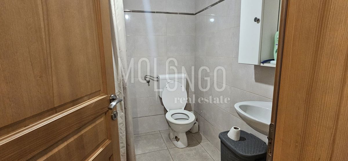 ISTRA, LUPOGLAV - dve hiši naprodaj!