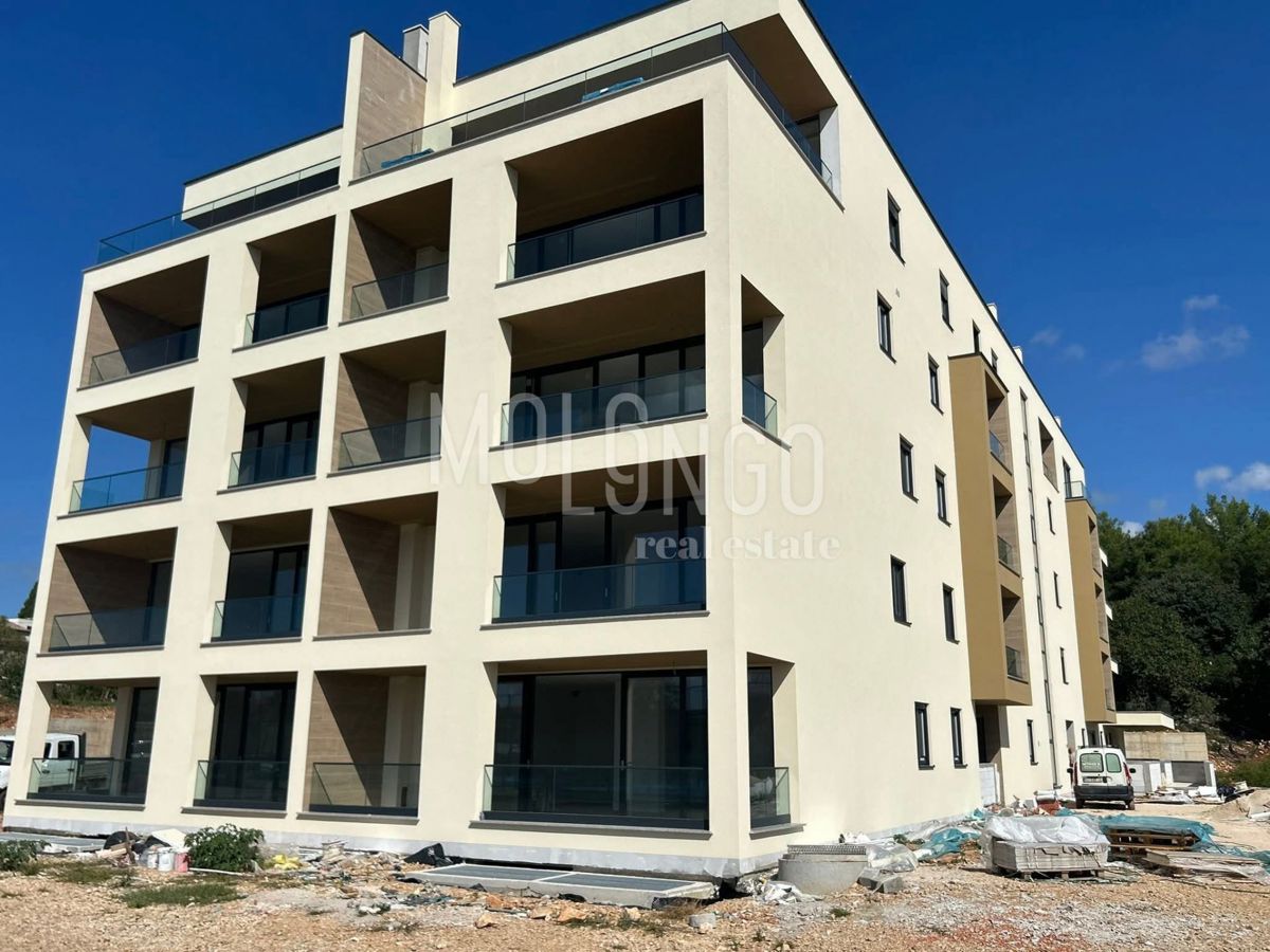 ISTRA, PULA – Stan s garažom,55 m² u prizemlju – novogradnja