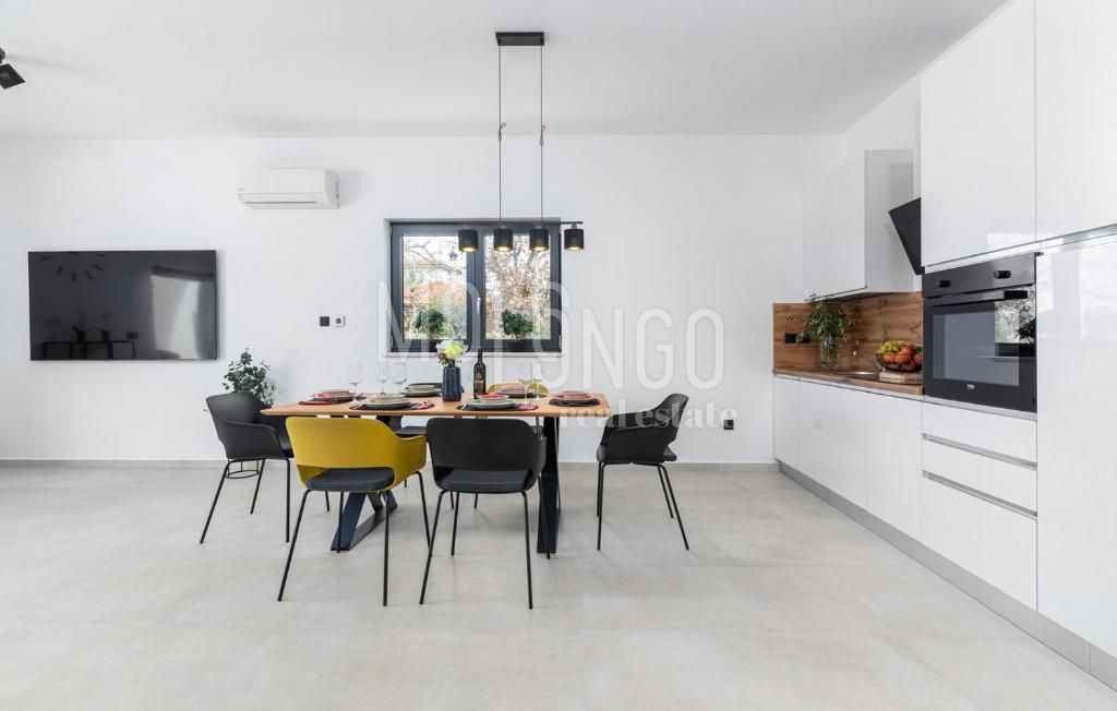 ISTRA, POREČ – Luksuzna Moderna Vila z Bazenom