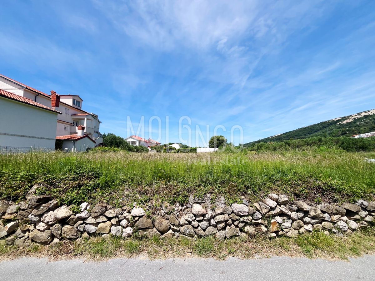 Zemljišče Mundanije, Rab, 1.700m2