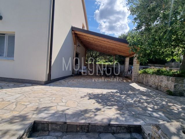 Hiša Kruševo, Obrovac, 122m2