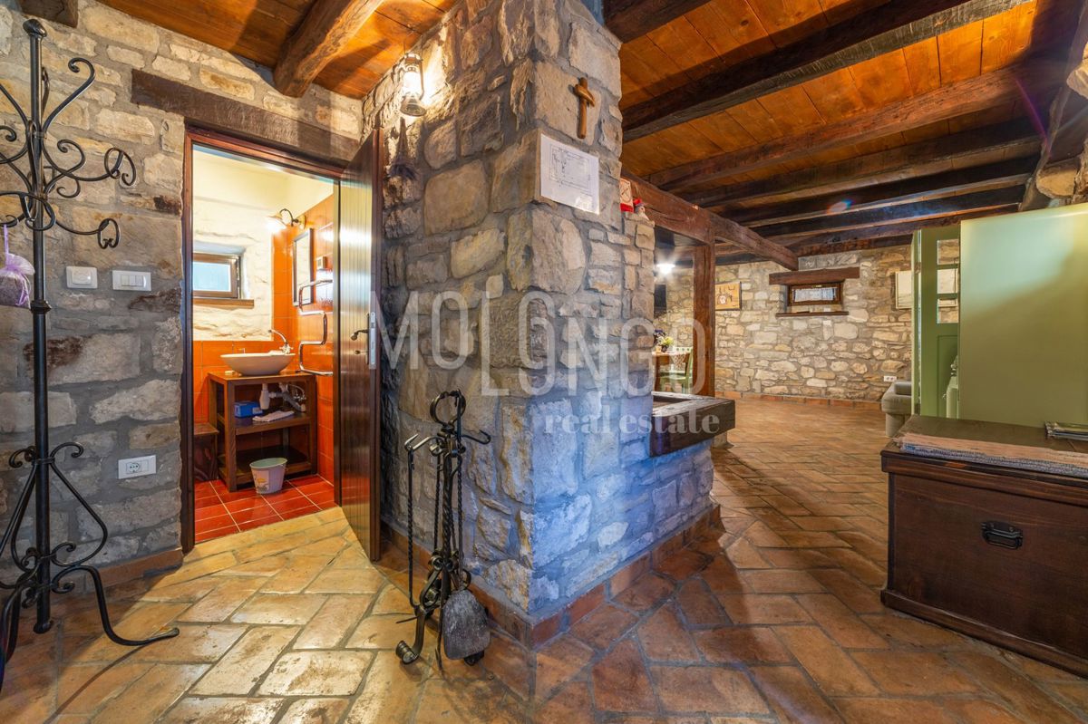 Hiša Gračišće, 400m2