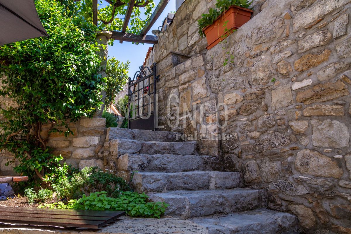 Hiša Gračišće, 400m2