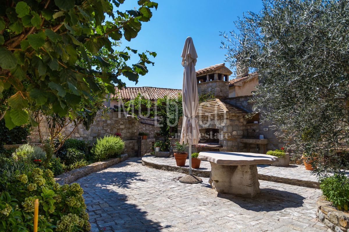 Hiša Gračišće, 400m2