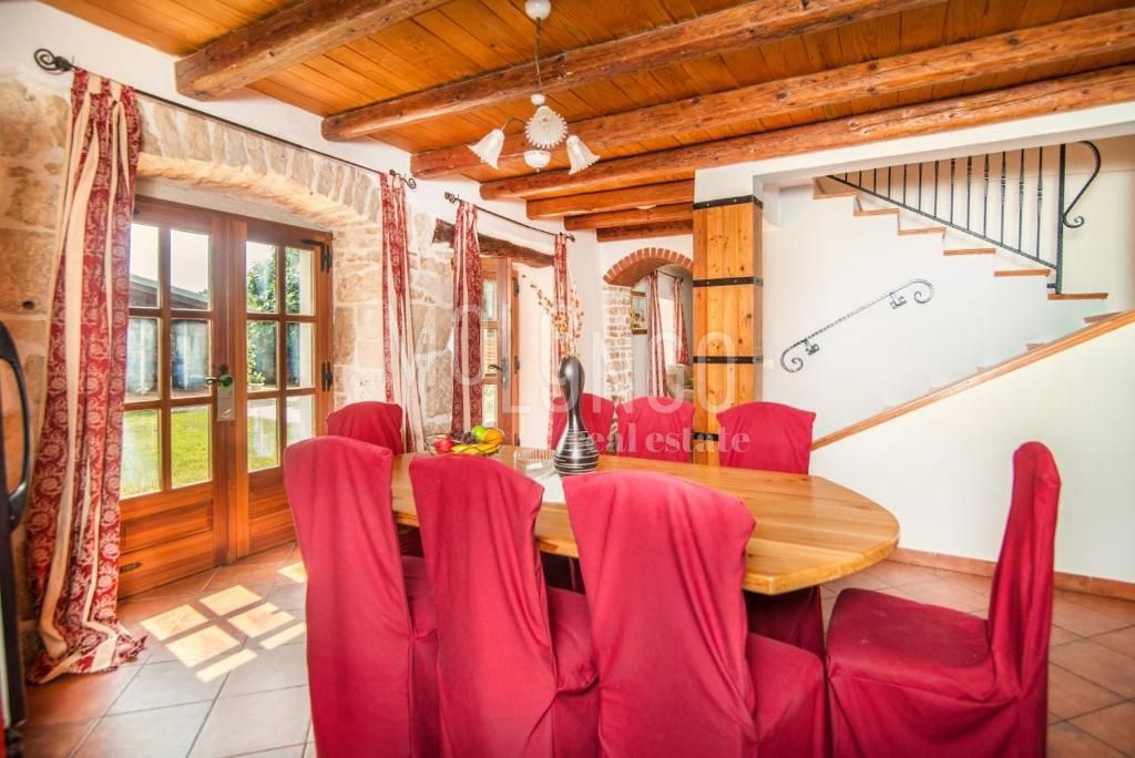 Hiša Pinezići, Marčana, 182m2