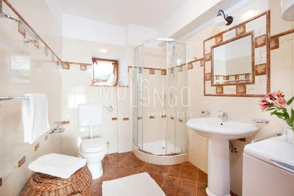 Hiša Pinezići, Marčana, 182m2