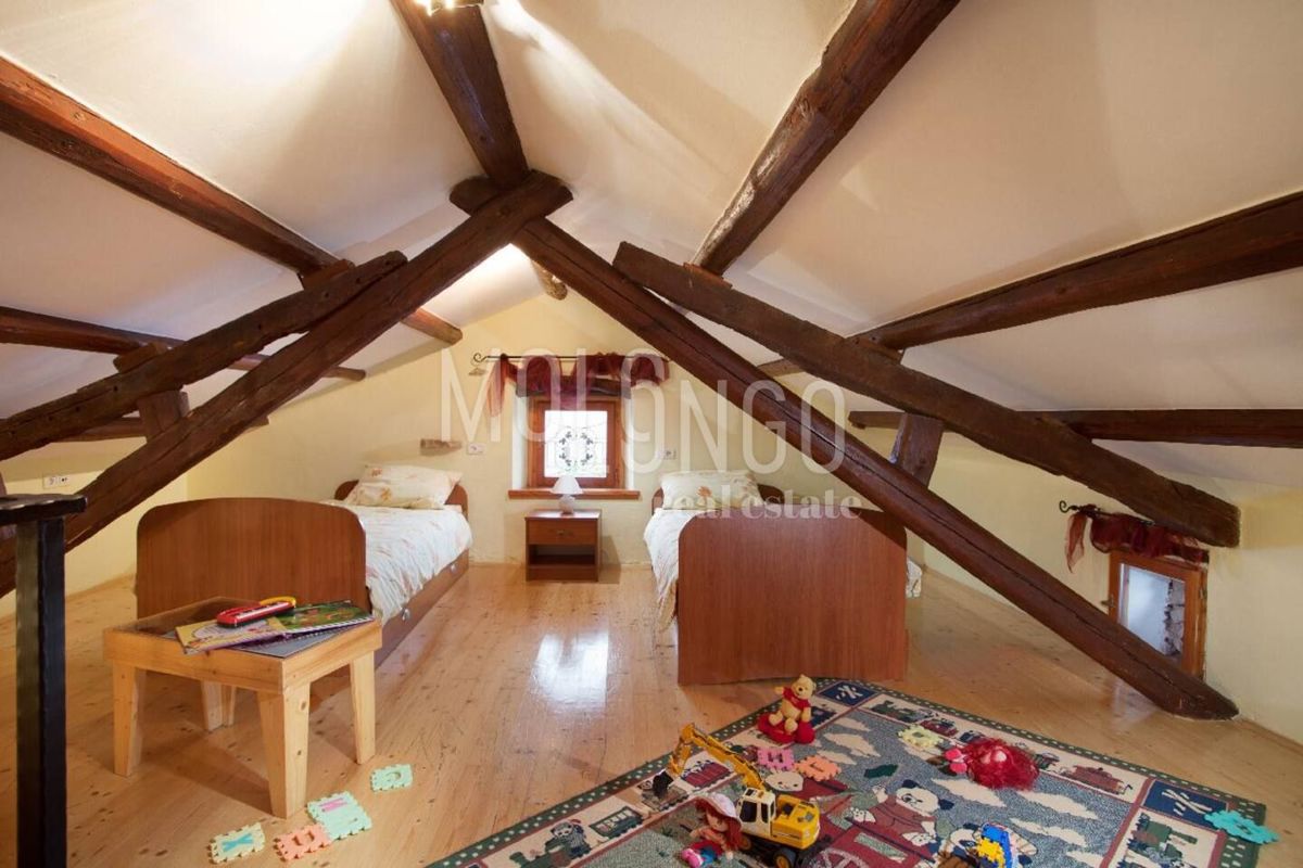 Hiša Pinezići, Marčana, 182m2