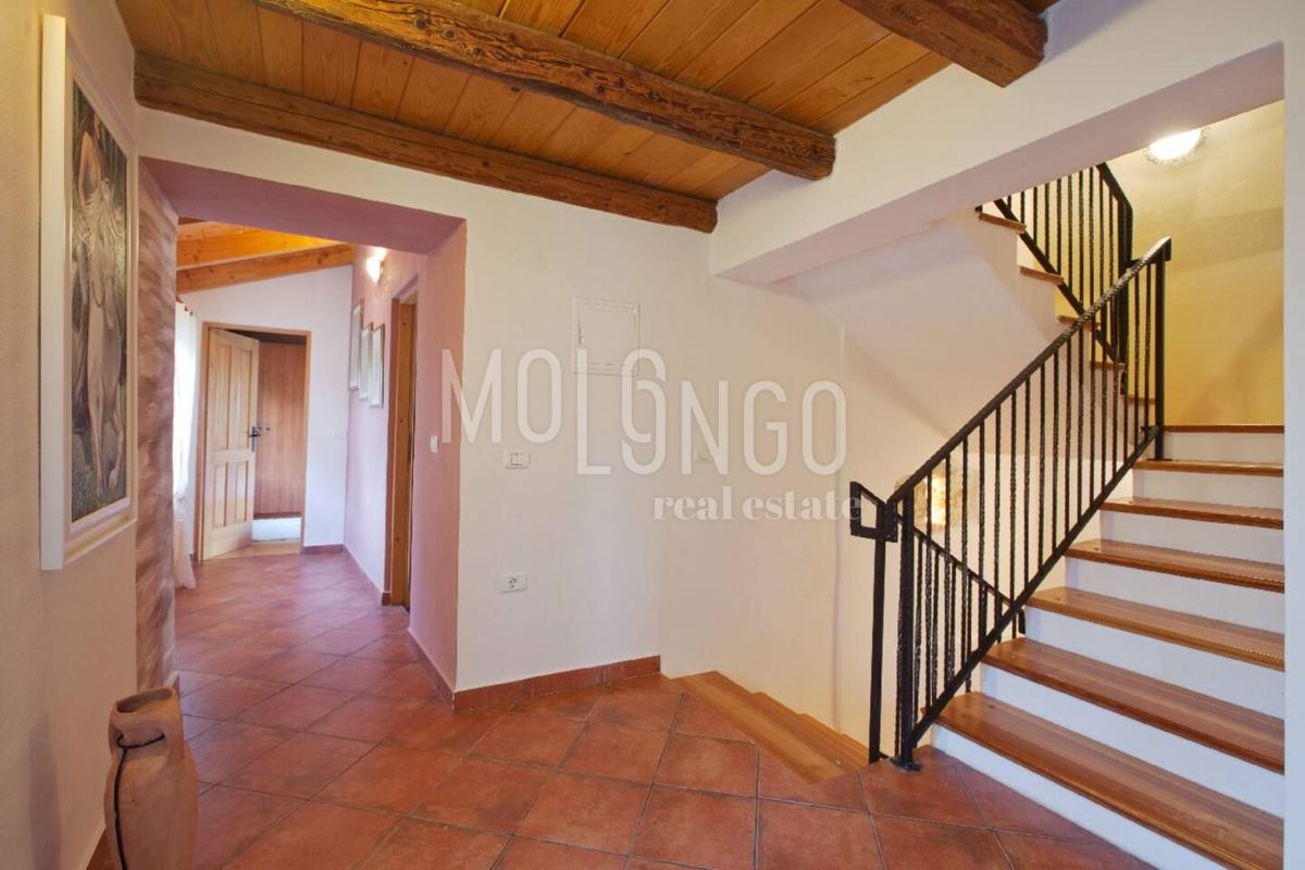 Hiša Pinezići, Marčana, 182m2