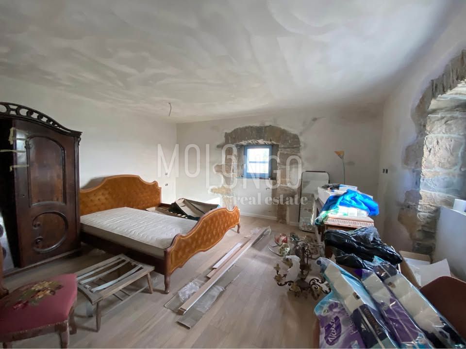 Hiša Oslići, Cerovlje, 230m2