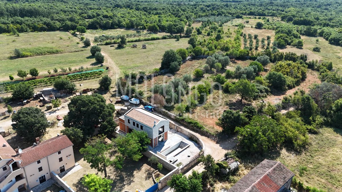 ISTRA, BALE - Luksuzna vila v srcu Istre – popolna kombinacija modernega in tradicionalnega