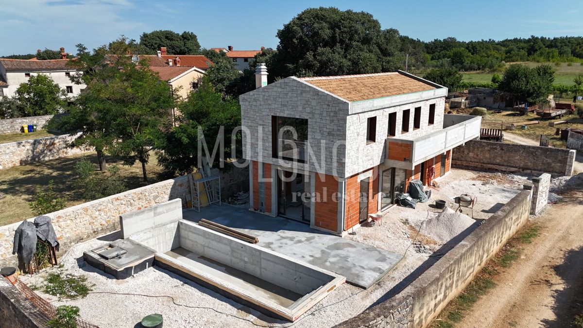 ISTRA, BALE - Luksuzna vila v srcu Istre – popolna kombinacija modernega in tradicionalnega