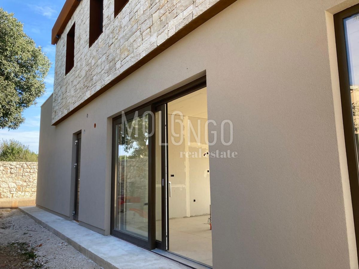 ISTRA, BALE - Luksuzna vila v srcu Istre – popolna kombinacija modernega in tradicionalnega