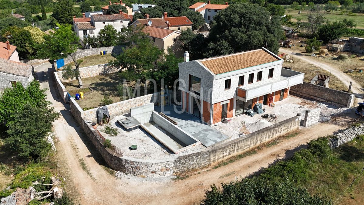 ISTRA, BALE - Luksuzna vila v srcu Istre – popolna kombinacija modernega in tradicionalnega