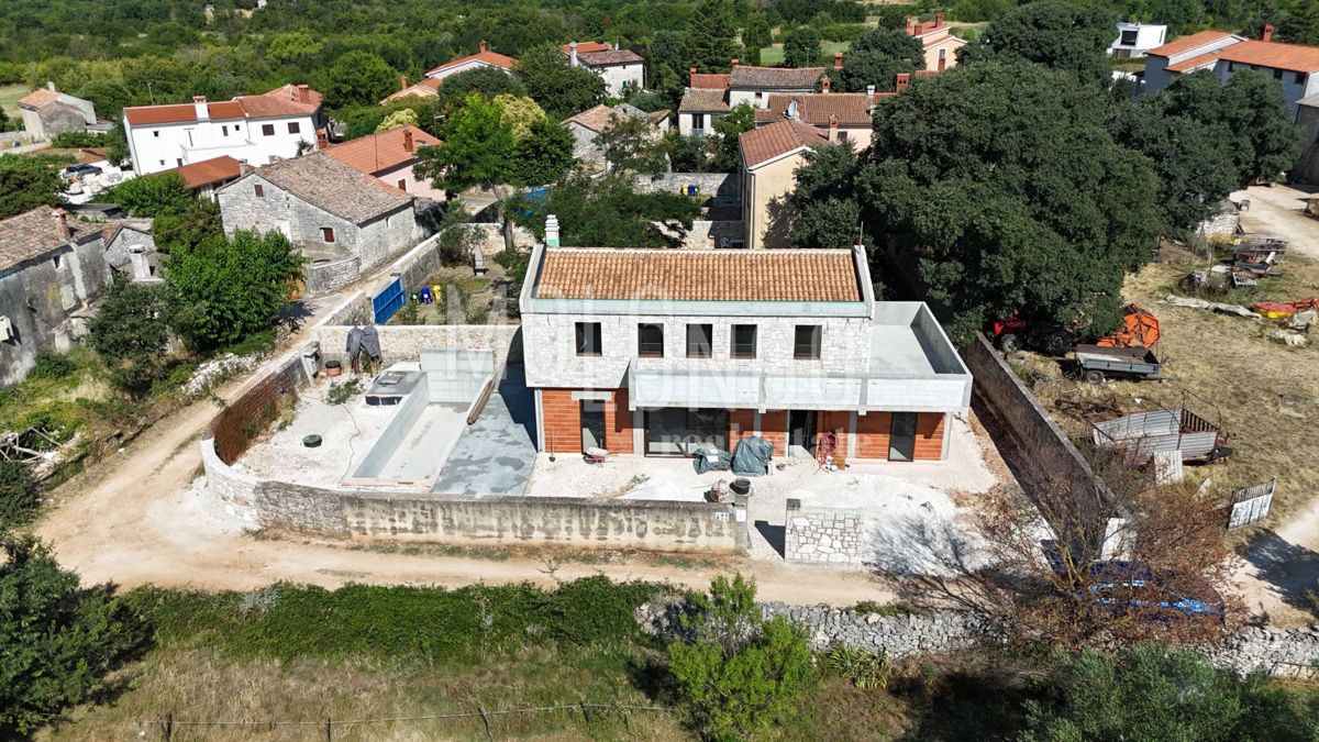 ISTRA, BALE - Luksuzna vila v srcu Istre – popolna kombinacija modernega in tradicionalnega