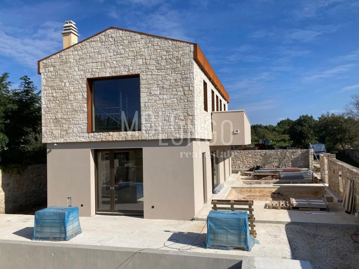 ISTRA, BALE - Luksuzna vila v srcu Istre – popolna kombinacija modernega in tradicionalnega