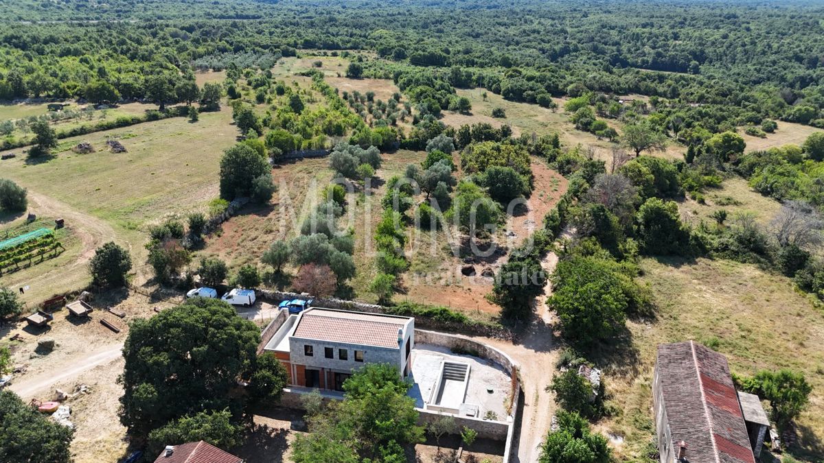 ISTRA, BALE - Luksuzna vila v srcu Istre – popolna kombinacija modernega in tradicionalnega