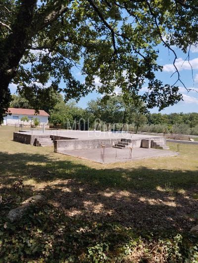 Zemljišče Tinjan, 922m2