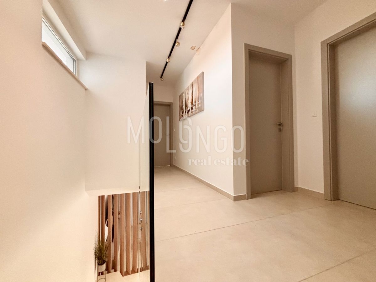 Hiša Omišalj, 185m2