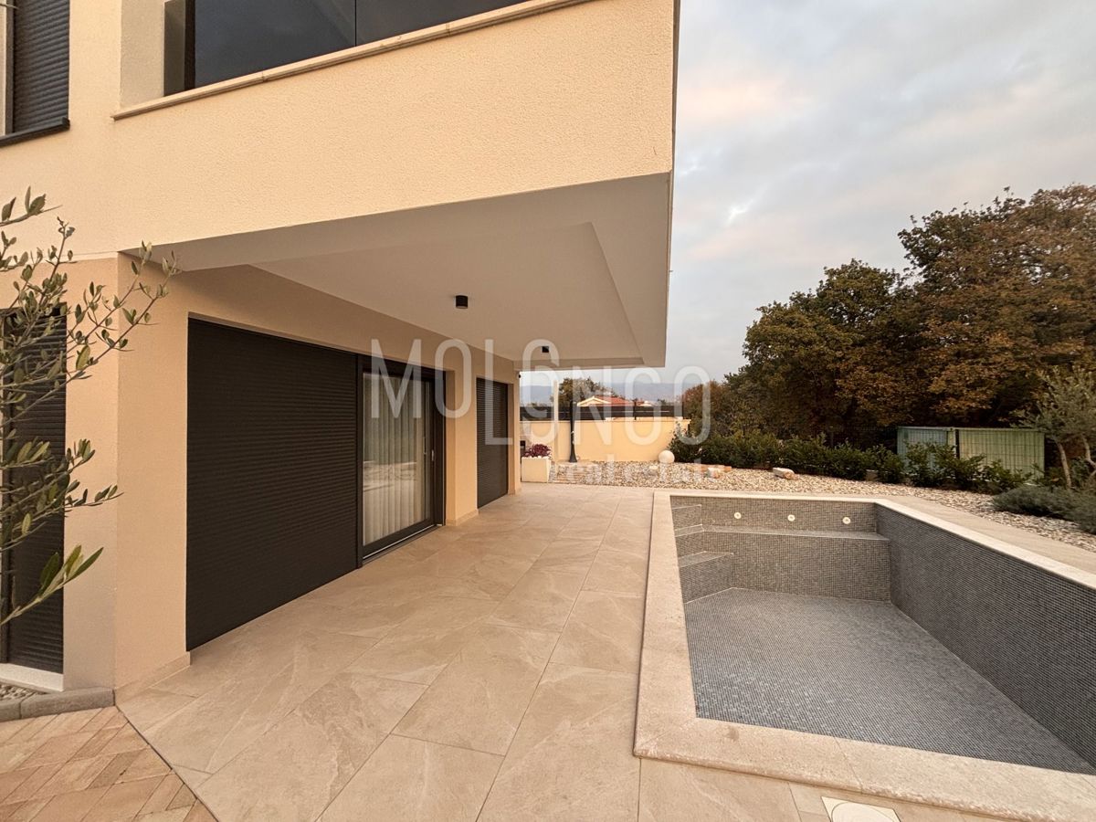 Hiša Omišalj, 185m2