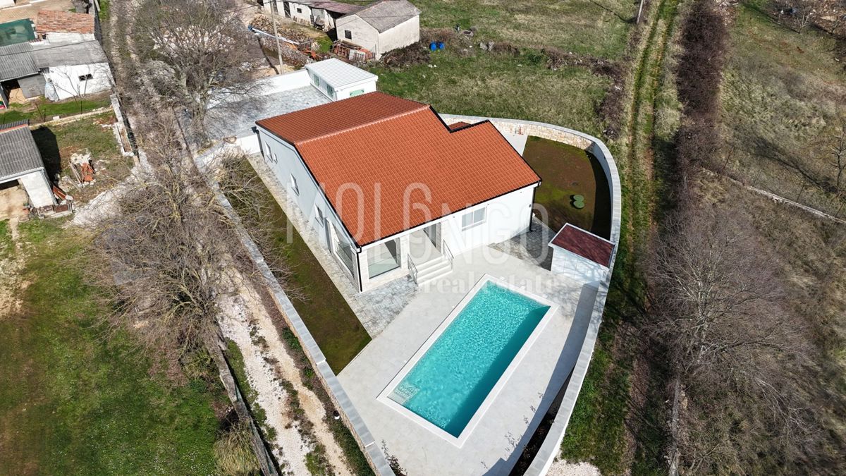 ISTRA, ROVINJ - Moderna prizemnica s bazenom