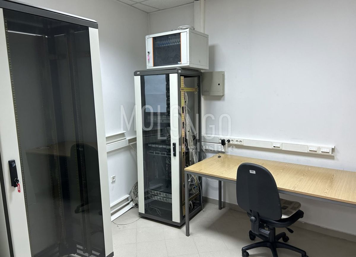 Poslovni prostor Škurinje, Rijeka, 328m2