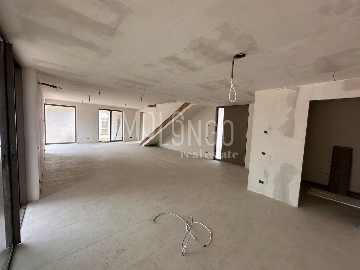 Hiša Labin, 300m2
