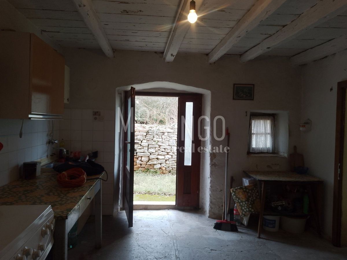 ISTRA, okolica PULE – Kamnita hiša za obnovo