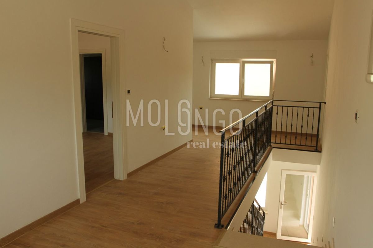 Hiša Svetvinčenat, 190m2