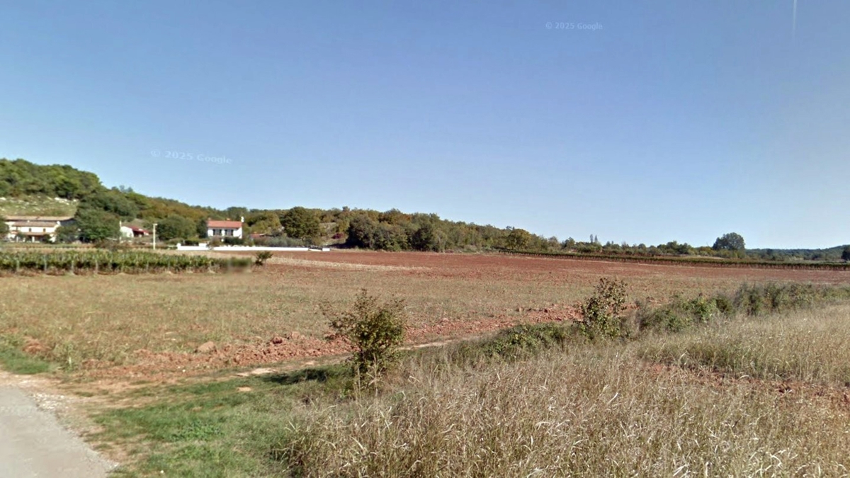 ISTRA, okolica Poreča – Odlično zazidljivo zemljišče na mirni lokaciji