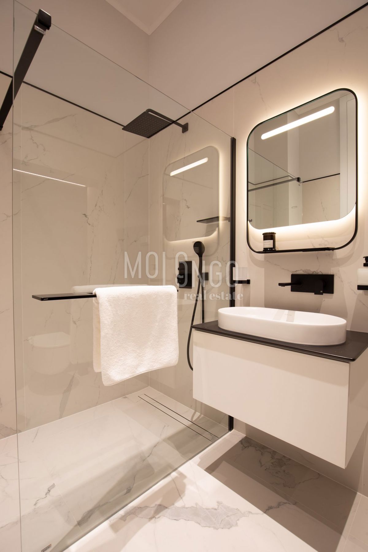 OPATIJA, razkošno stanovanje s teraso in sanjskim pogledom