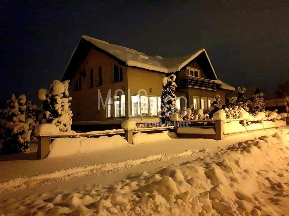 Hiša Ravna Gora, 345m2