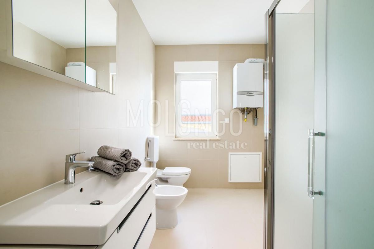 Stanovanje/apartma Štinjan, Pula, 74m2