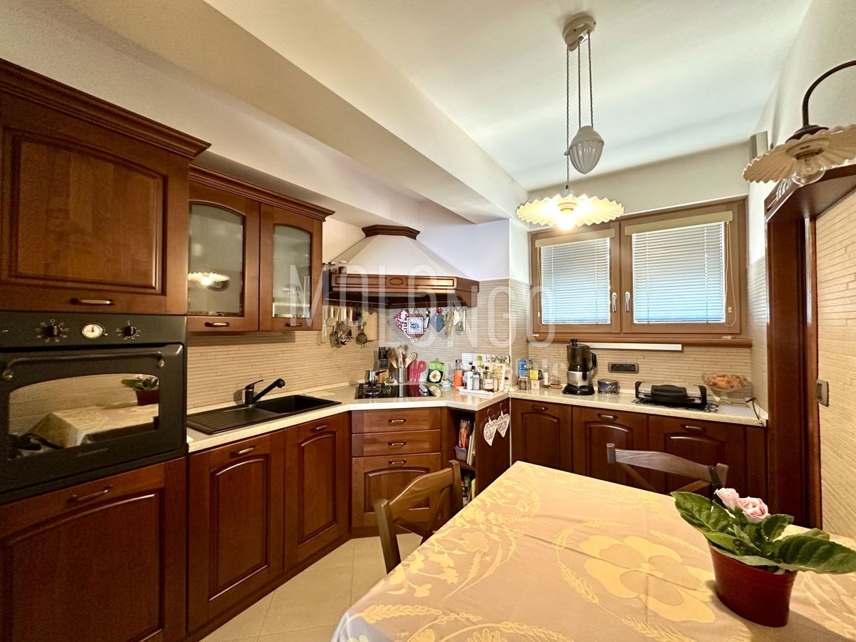 Stanovanje/apartma Pećine, Rijeka, 94,99m2