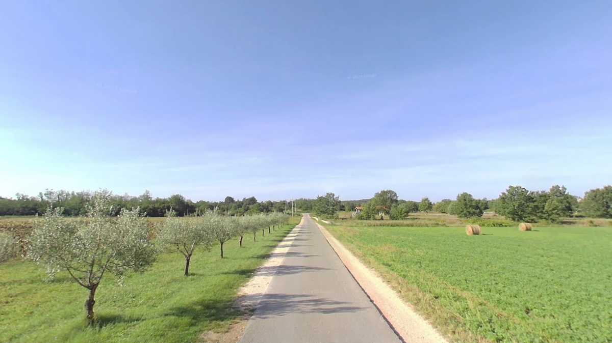 ISTRA, okolica Poreča – Odlično zazidljivo zemljišče na mirni lokaciji