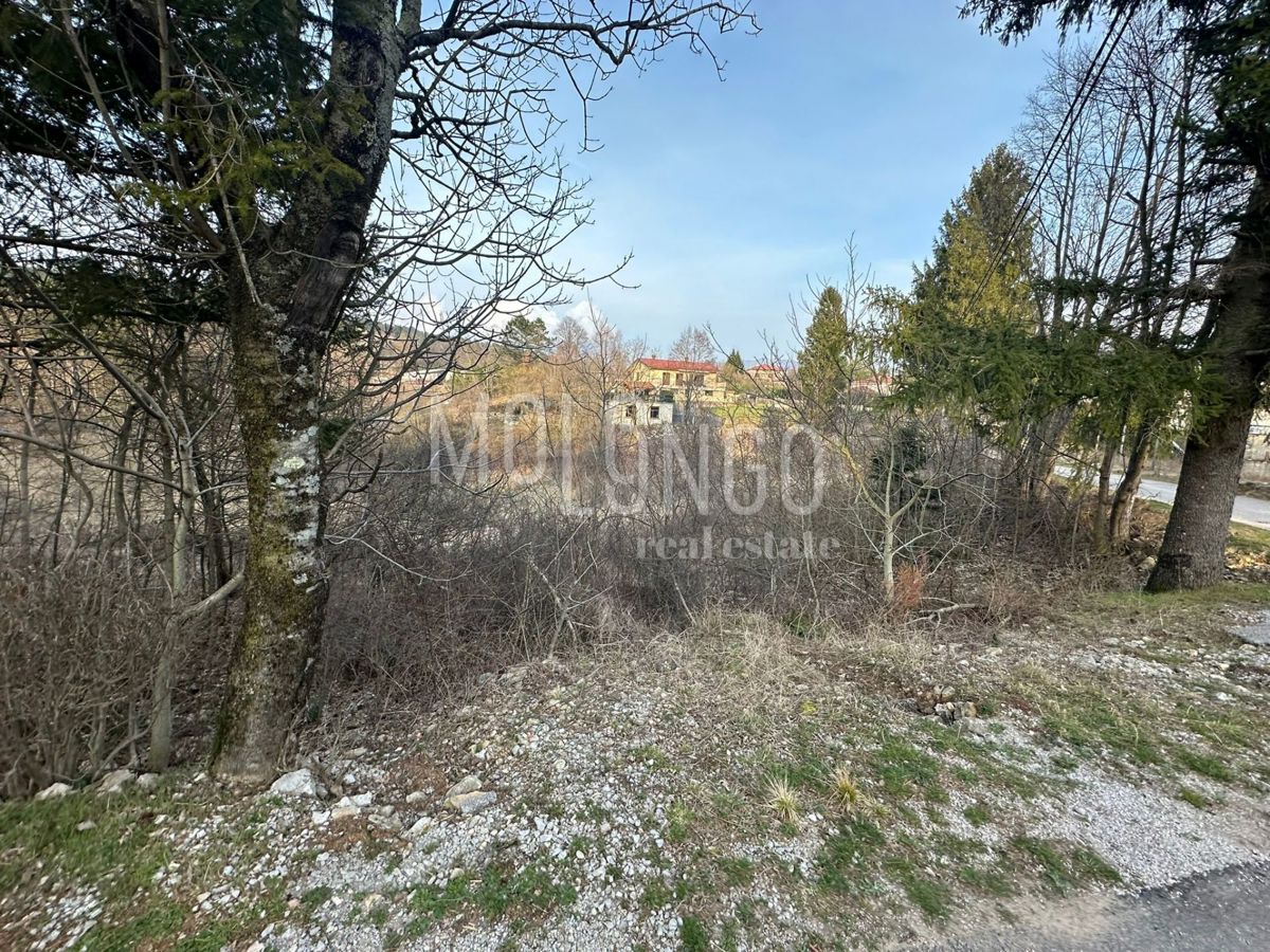 Zemljišče Klana, 2.105m2