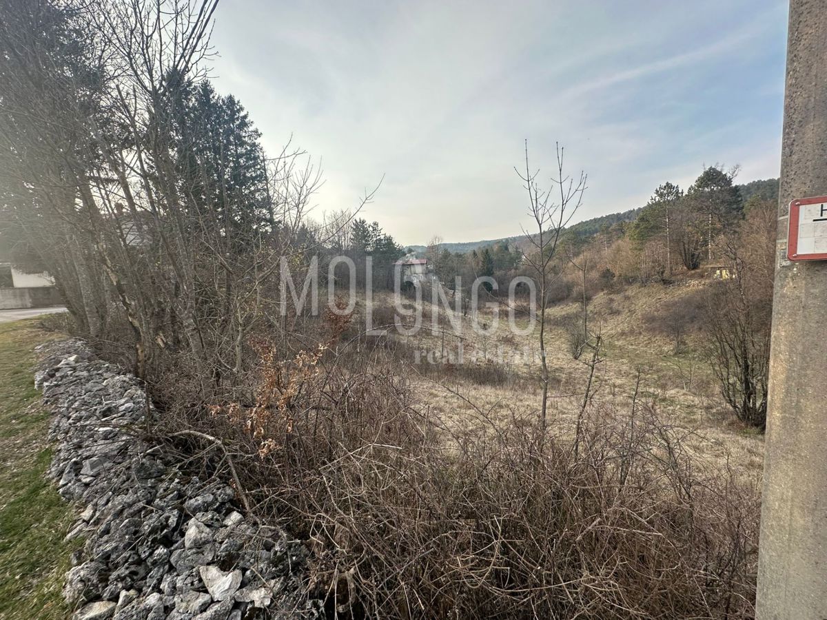 Zemljišče Klana, 2.105m2