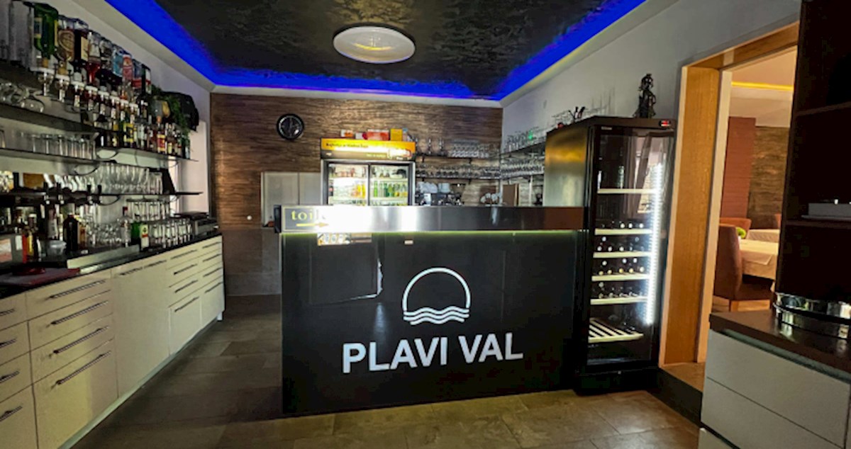 EKSKLUZIVNA PONUDBA - Tribunj, restavracija in namestitveni objekti