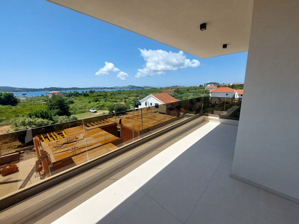 Vodice, novo stanovanje v bližini plaže-S3