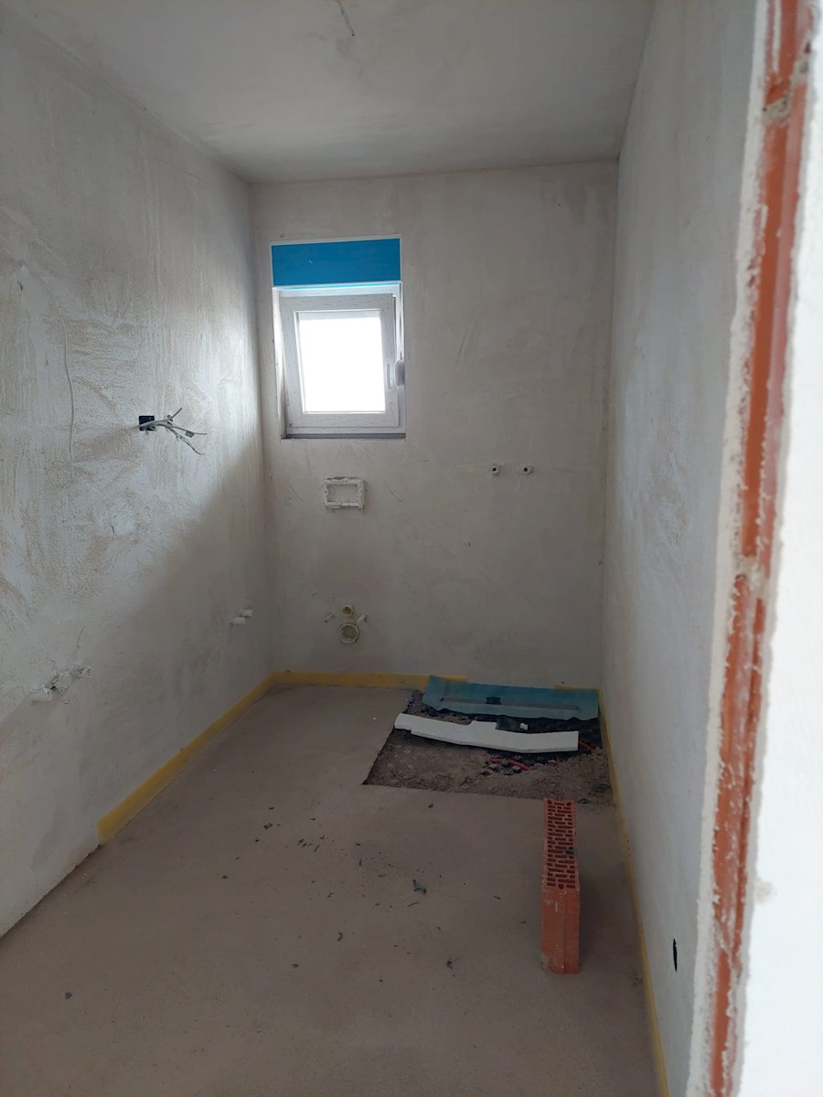Vodice, nova hiša dvojček z bazenom