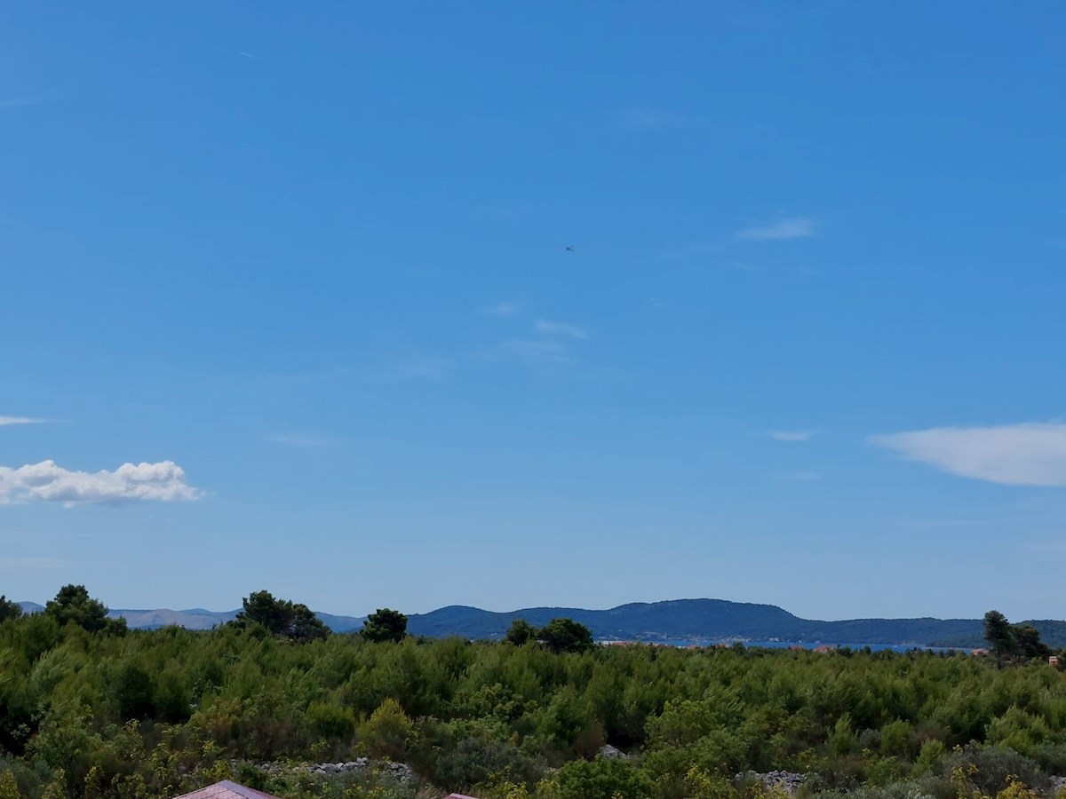 Vodice, nova hiša dvojček z bazenom