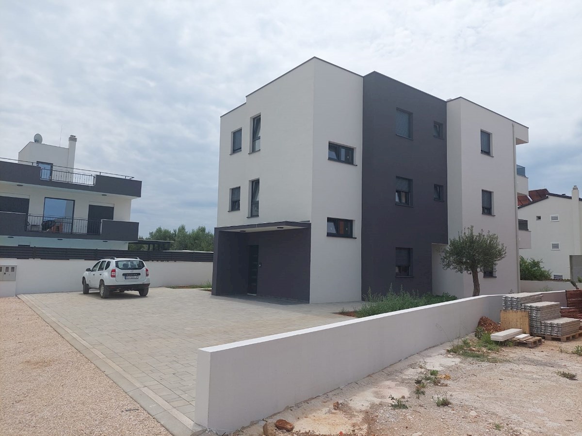 Vodice, dvosobni apartmaji v novogradnji