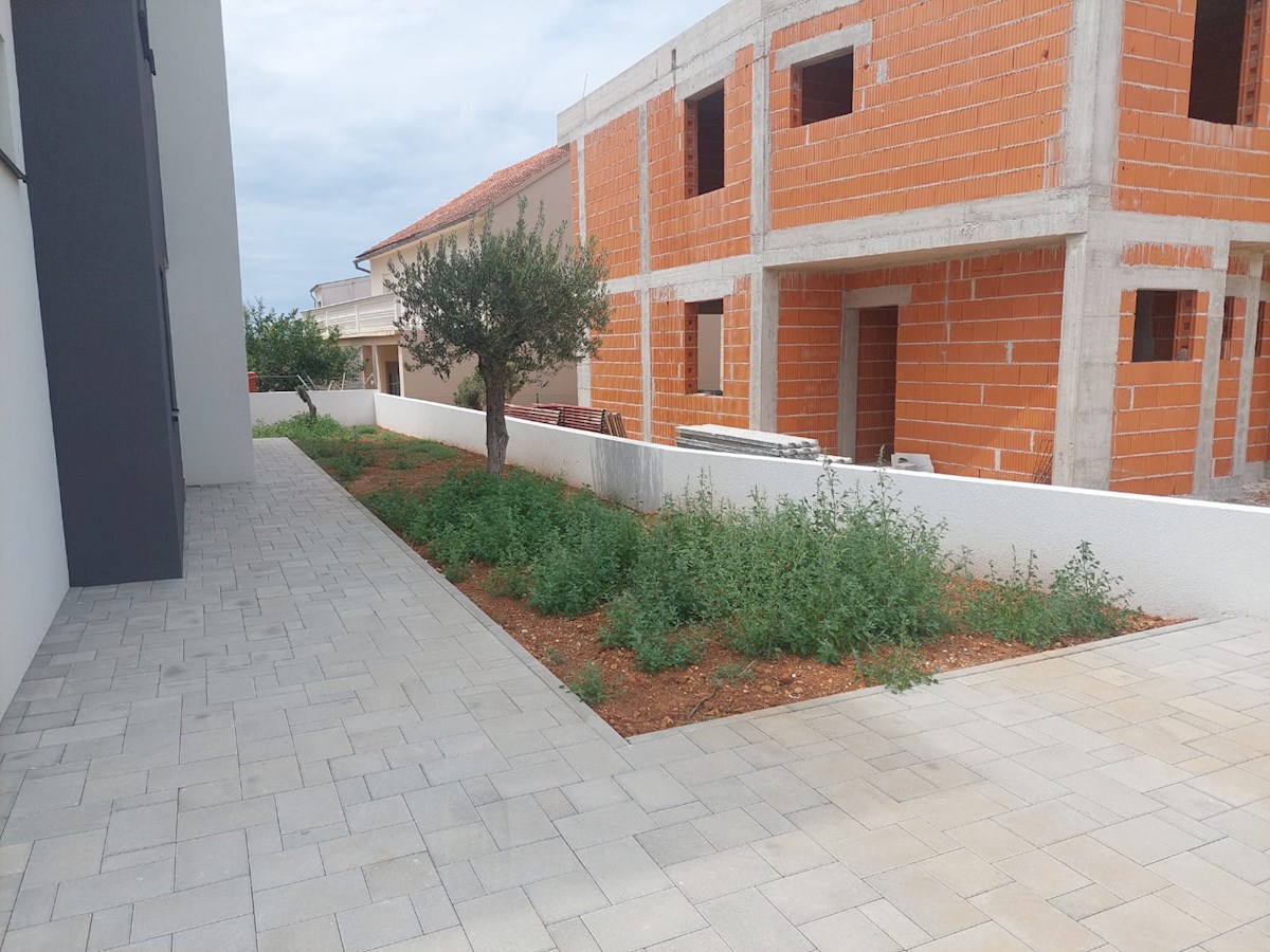 Vodice, dvosobni apartmaji v novogradnji