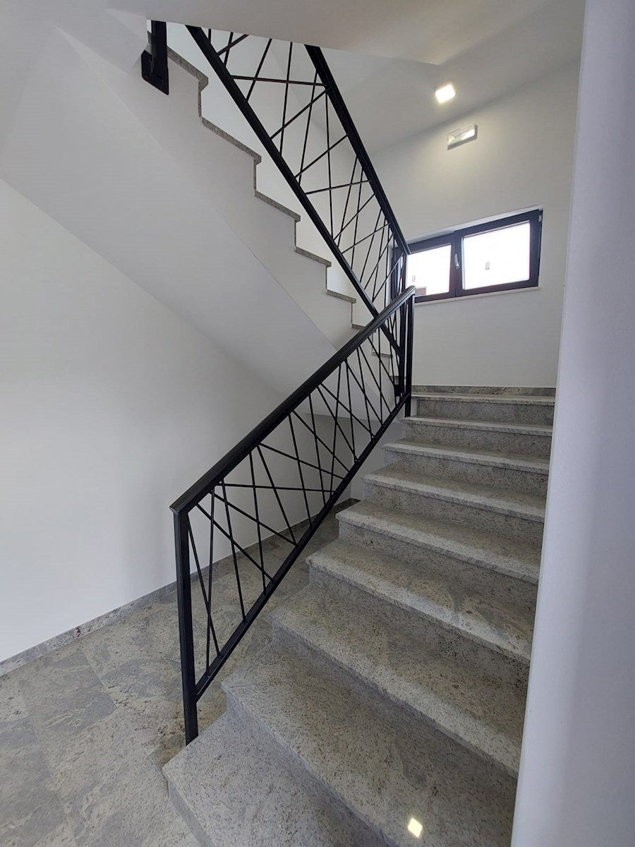 Vodice, dvosobni apartmaji v novogradnji